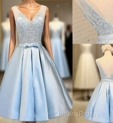 Elegant Sleeveless Deep V Back Appliques Clairvoyant Outfit Satin Skirt Tea Length Homecoming Dress
