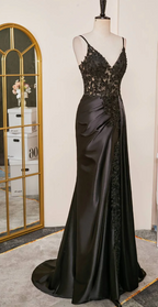 Elegant Black Spaghetti Straps Classy Evening Dress Satin Sheath Long Classy Prom Dress With Slits