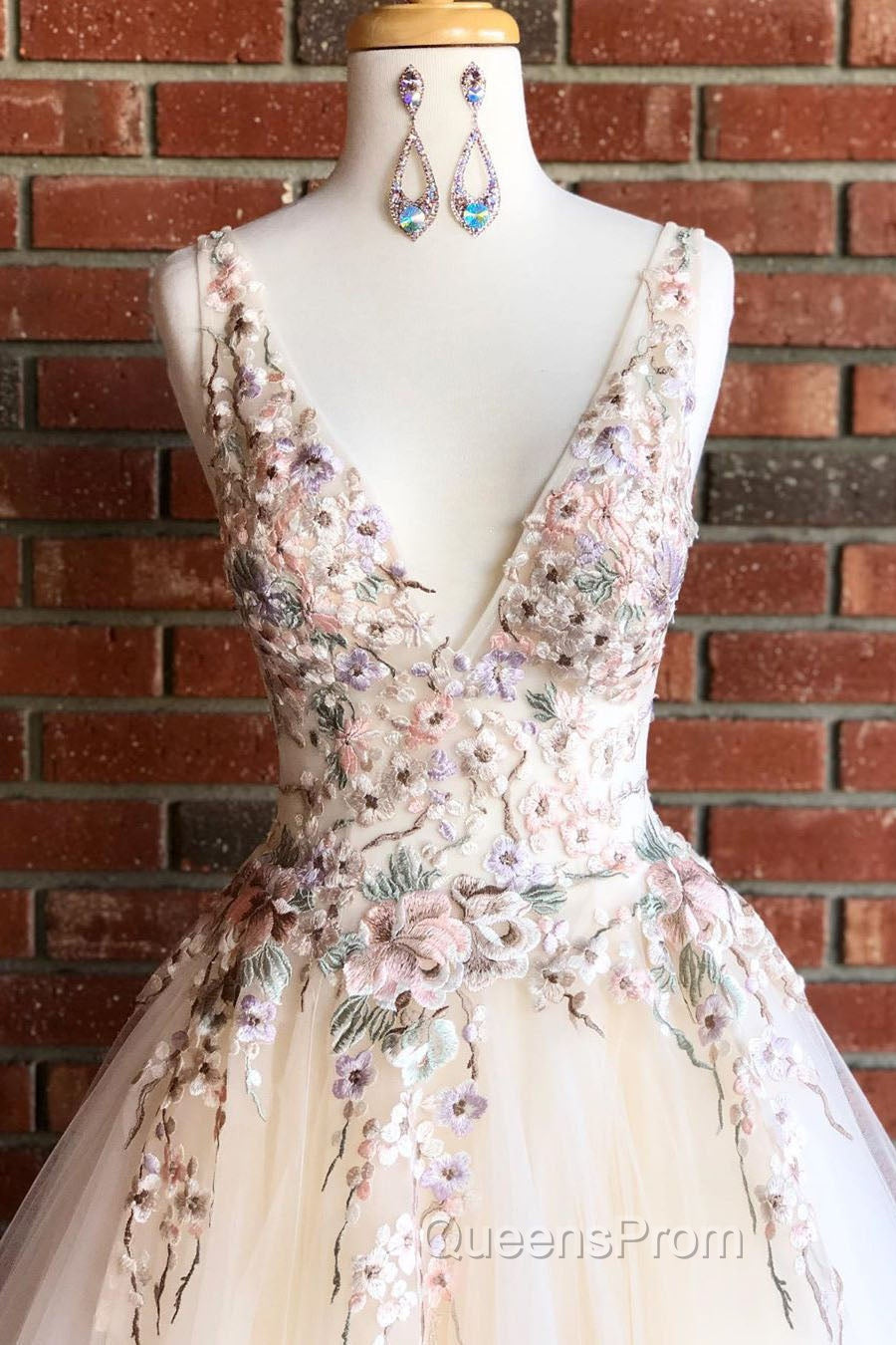 Elegant V Neck Ivory Long Evening Prom Dress with Floral Embroidery Secondary image