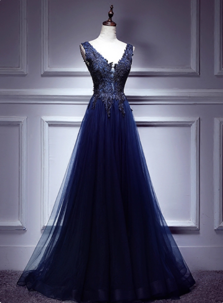 Elegant Vintage Navy Blue V-Neck Lace Embroidery Tulle Long Classy Prom Dress Main image