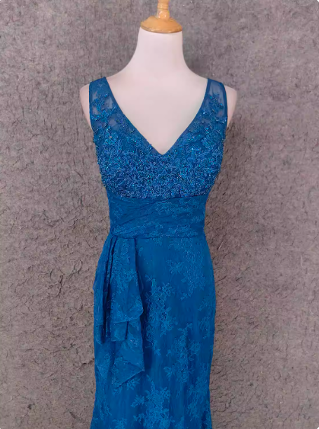 Elegant Vintage Royal Blue V-Neck Lace Long Classy Prom Dress