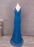 Elegant Vintage Royal Blue V-Neck Lace Long Classy Prom Dress