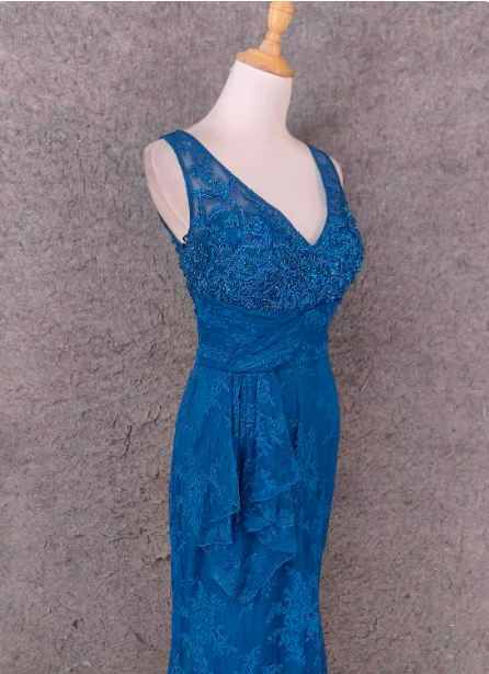 Elegant Vintage Royal Blue V-Neck Lace Long Classy Prom Dress