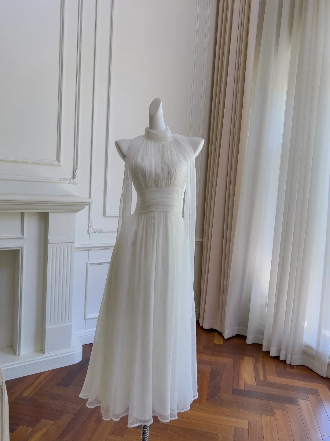 Elegant White A-Line Halter Neck Ribbon Chiffon Long Classy Prom Dress Bridesmaid Dress Main image