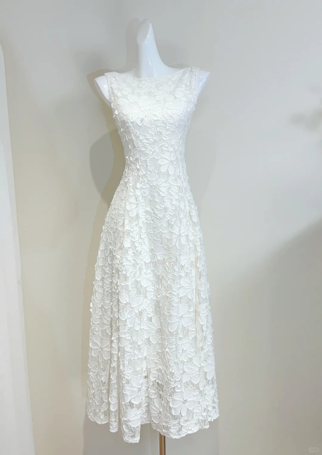 Elegant White A-Line Round Neck Lace Pattern Classy Prom Dress Bridesmaid Dress