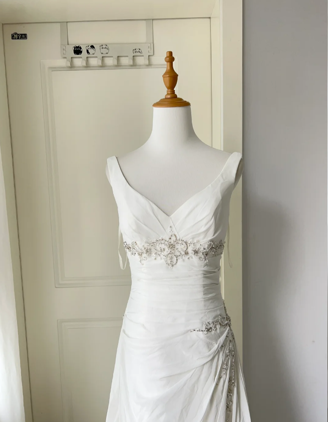 Elegant White Deep V-Neck Beaded Chiffon Classy Prom Dress