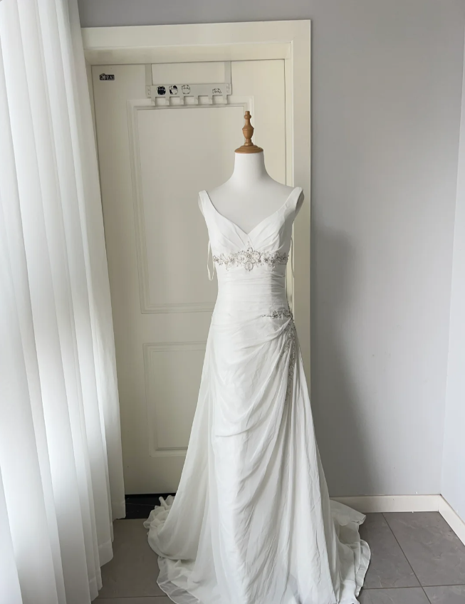 Elegant White Deep V-Neck Beaded Chiffon Classy Prom Dress