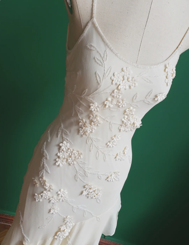 Elegant White Mermaid Spaghetti Strap U-Neck 3D Foral Embroidery Chiffon Classy Prom Dress