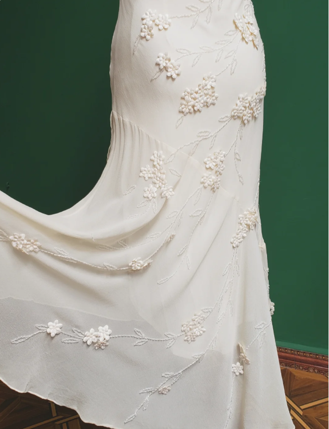 Elegant White Mermaid Spaghetti Strap U-Neck 3D Foral Embroidery Chiffon Classy Prom Dress