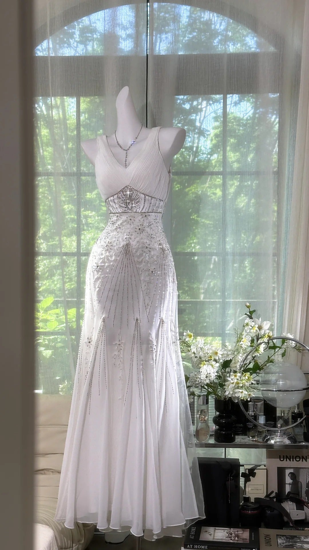 Elegant White Mermaid Strapless V-Neck Beaded Chiffon Long Classy Prom Dress