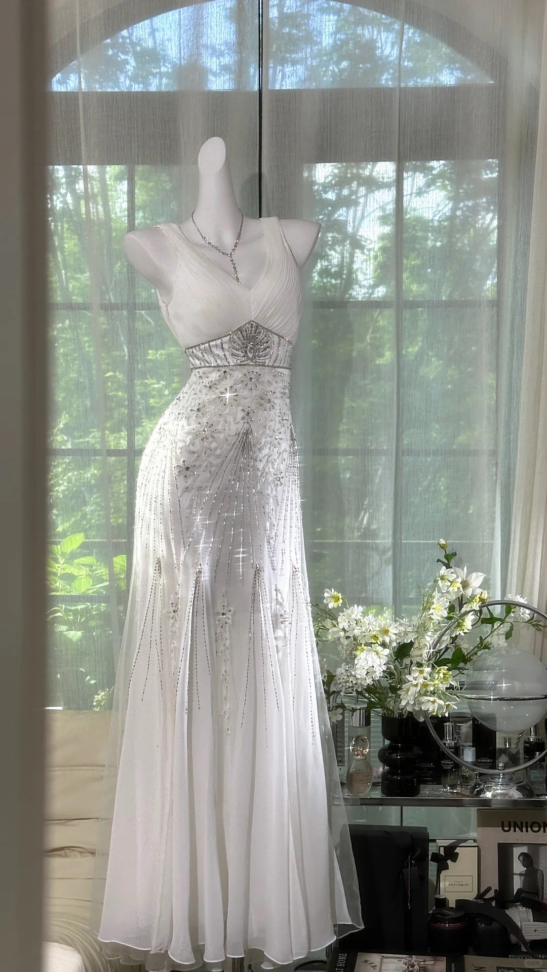 Elegant White Mermaid Strapless V-Neck Beaded Chiffon Long Classy Prom Dress