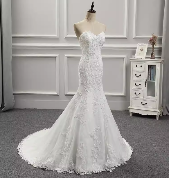 Elegant White Mermaid Sweetheart Neck Lace Train Wedding Dress Secondary image
