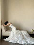 Elegant White Mermaid Train Lace Tulle Wedding Dress