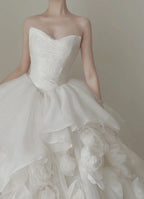 Elegant White Trailing Heart-Shaped Neckline 3D Floral Tulle Ball Gown Wedding Dress