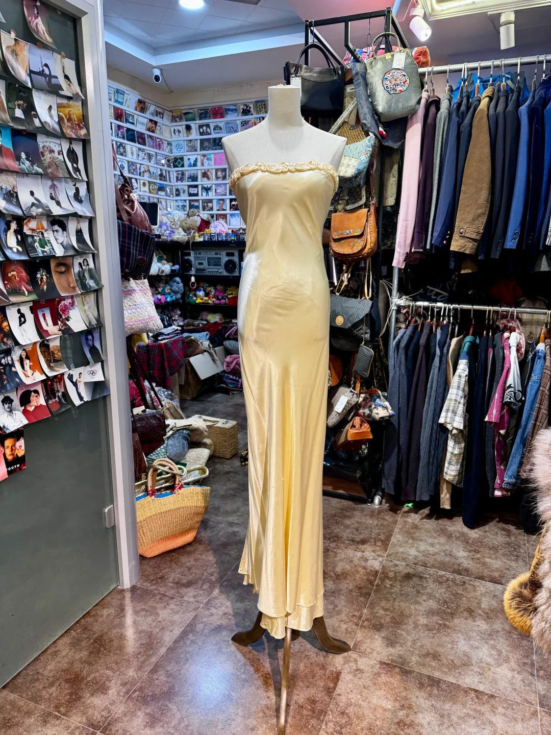 Elegant Yellow Mermaid Strapless Three-Dimensional Floral Satin Long Classy Prom Dress Bridesmaid Dress Main image