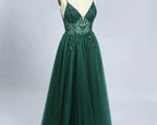 Emerald Green Beautiful V Neck Exquisite Beading Spaghetti Straps Long Tulle Handmade Custom Ball Gown Classy Evening Dress Party Dress