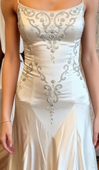 Exquisite Ivory Mermaid Long Wedding Dress Appliques Satin Bridal Dress