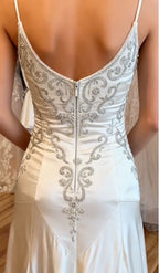 Exquisite Ivory Mermaid Long Wedding Dress Appliques Satin Bridal Dress