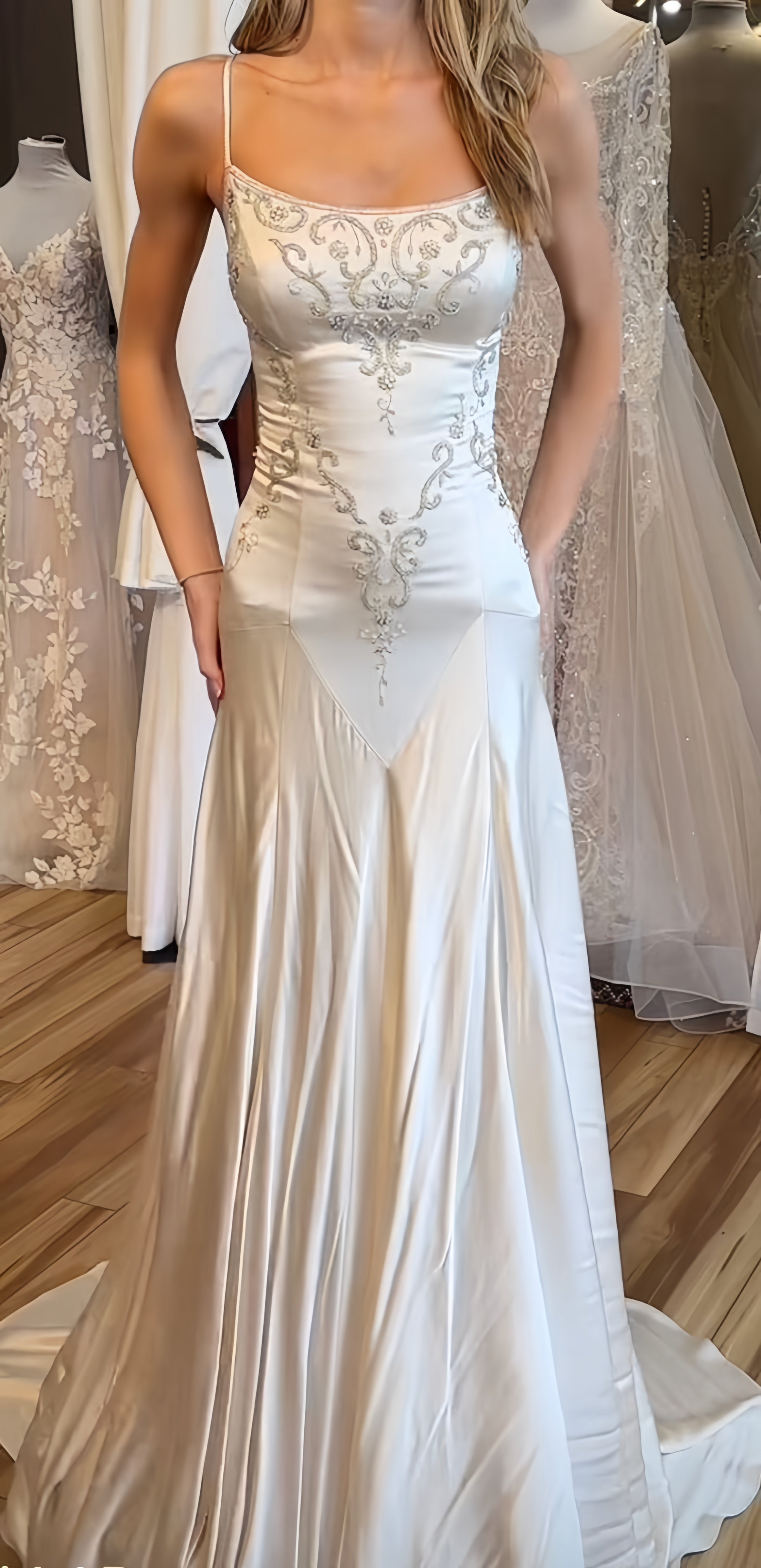 Exquisite Ivory Mermaid Long Wedding Dress Appliques Satin Bridal Dress Main image