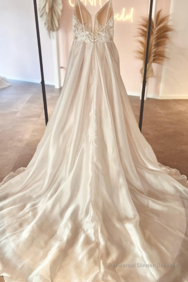 Fabulous V-Neck Spaghetti-Straps Sleeveless Long Lace Wedding Dresses Online Secondary image