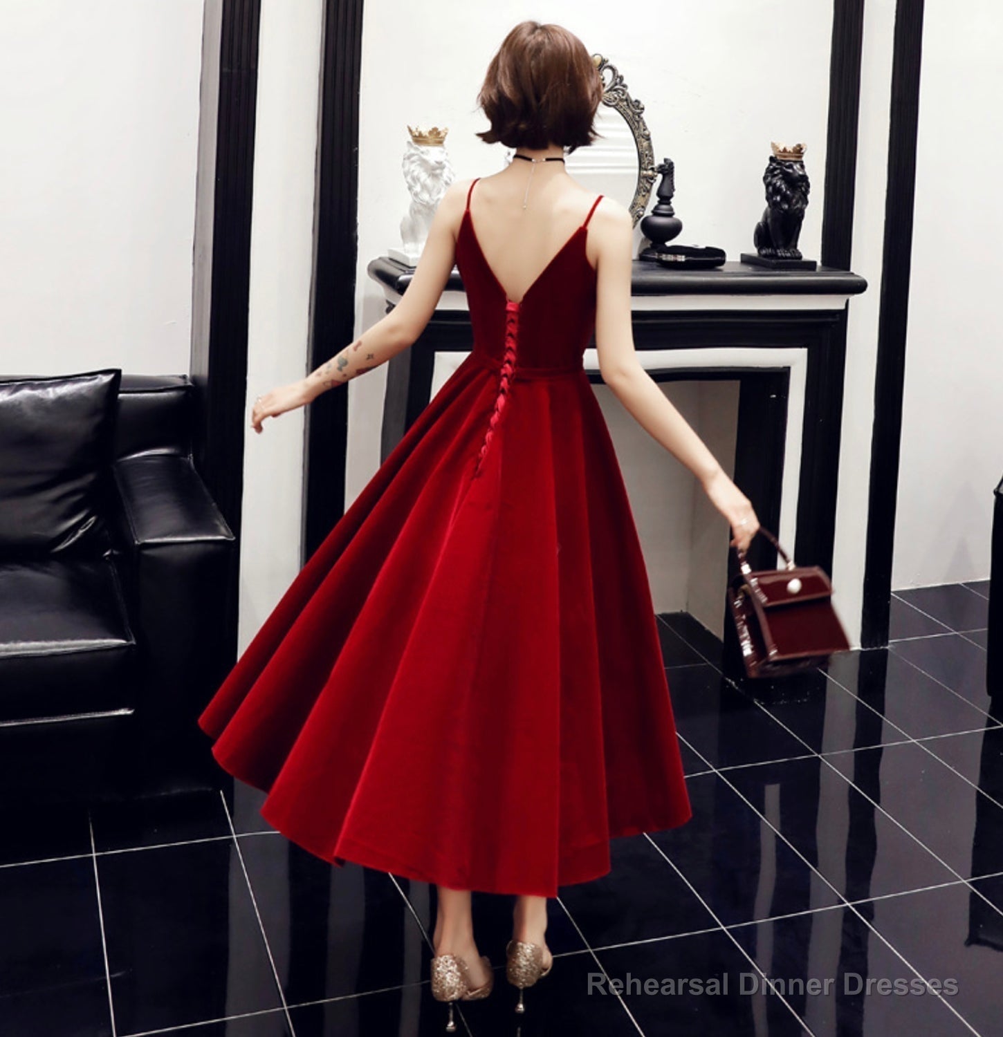 Simple v neck velvet short prom dress party dress Secondary image