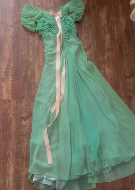 Fresh Green A-Line Ruffled Chiffon Long Classy Prom Dress Main image