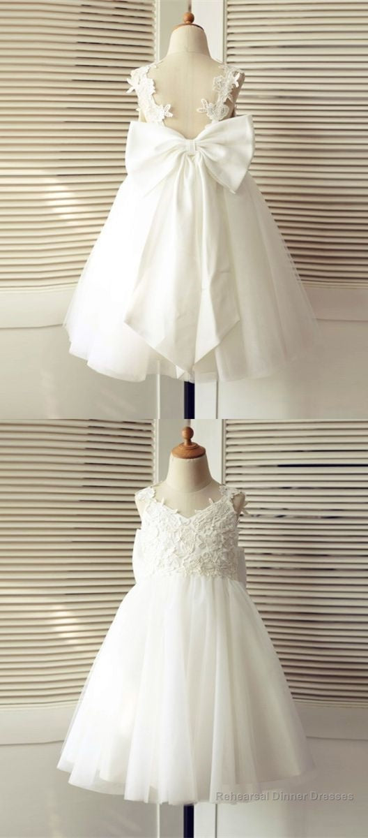 A Line V Neck Backless White Flower Girl Dress With Bow Lace Main image