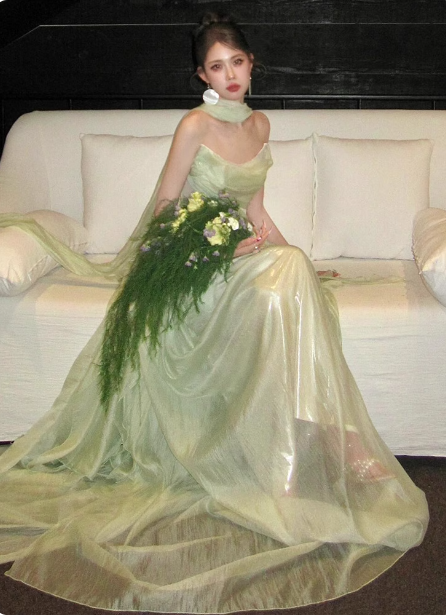 Gentle Light Green A-Line Strapless Layered Ruffled Tulle Train Classy Prom Dress Secondary image