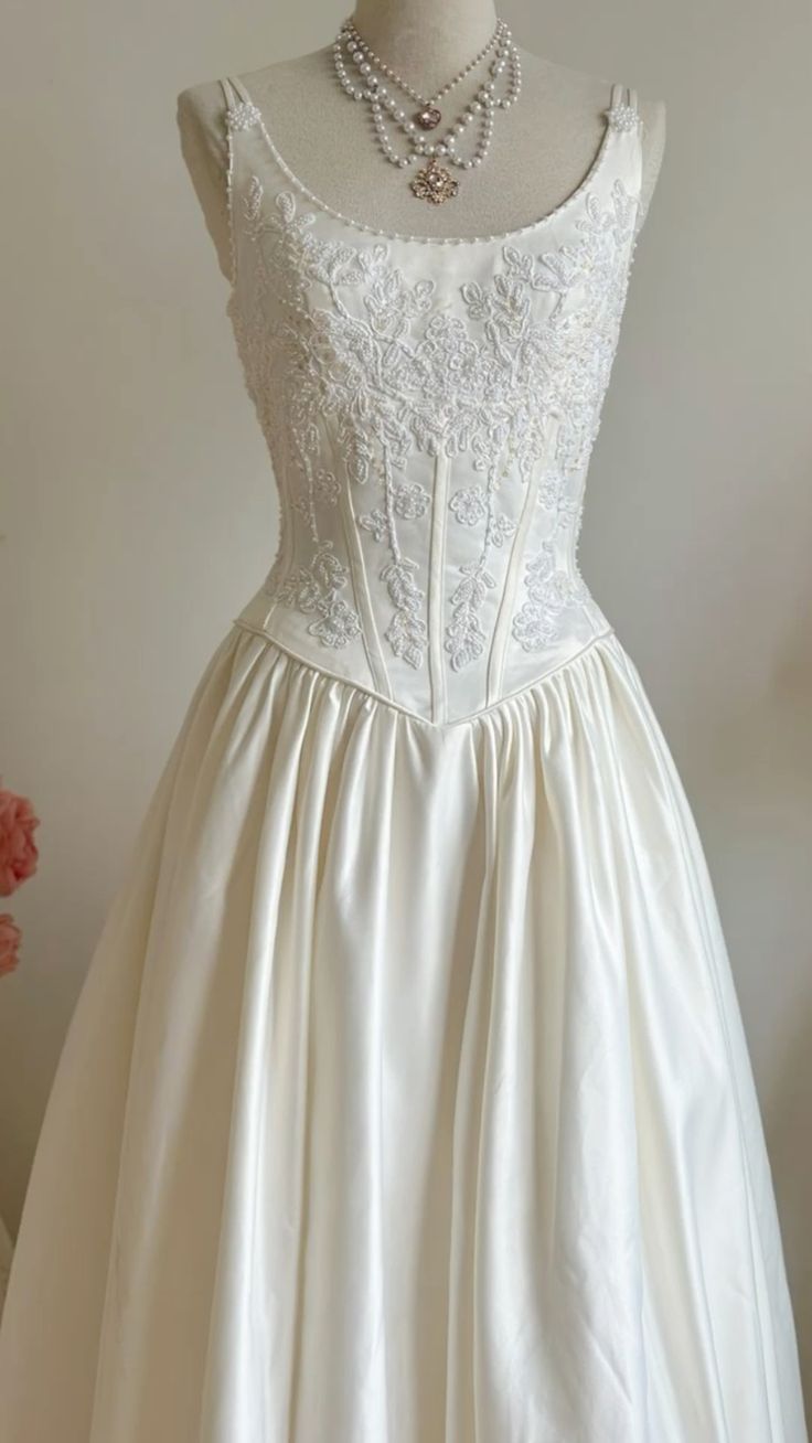 White Lace Retro Elegant Long Satin Dress
