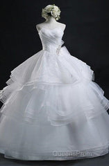 Glamorous Ball Gown Sweetheart Organza Wedding Dress With Lace