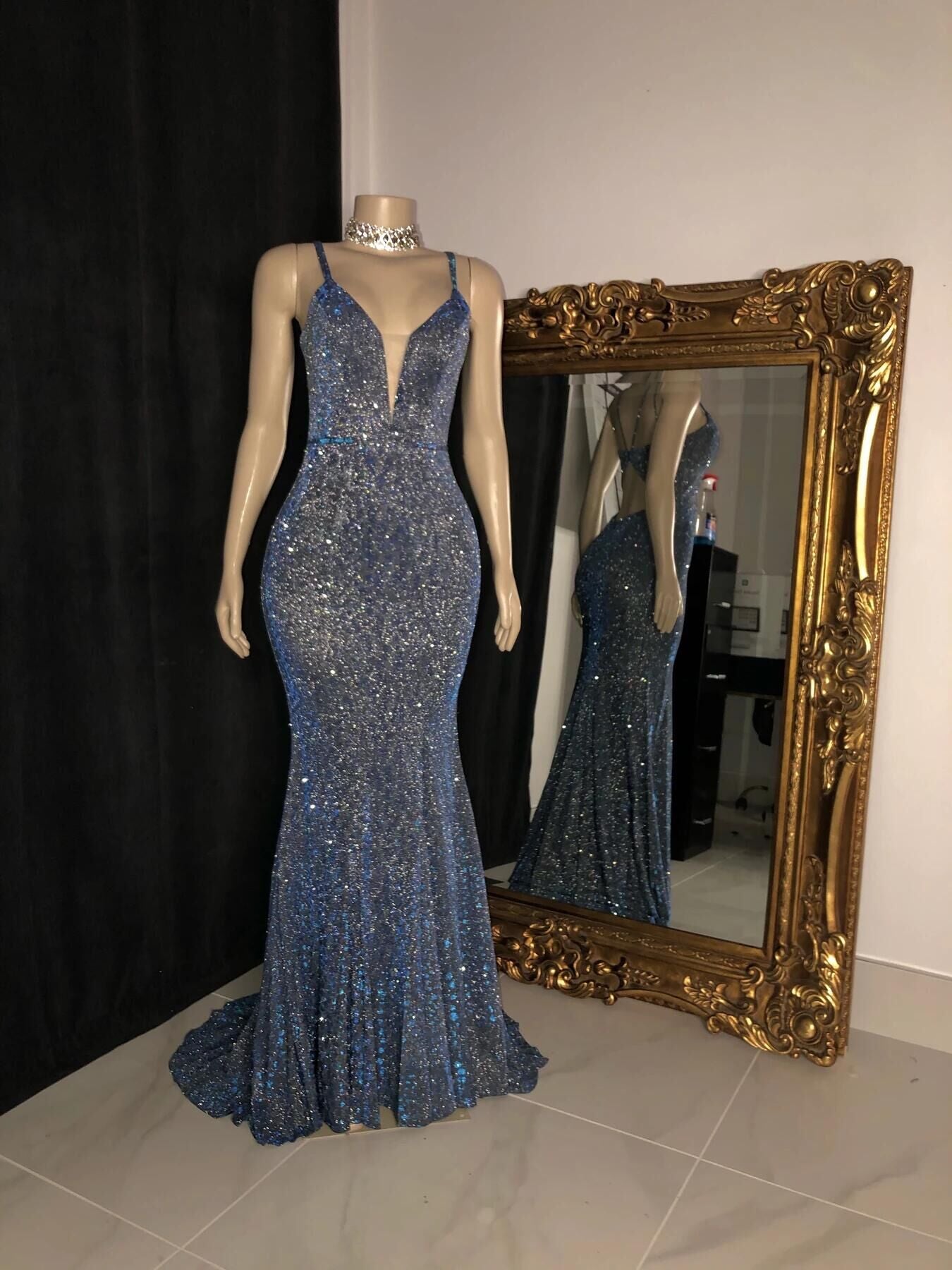 Glitter Mermaid Classy Prom Dress Long Spaghetti Straps V Neck Open Back Classy Evening Party Gowns Main image
