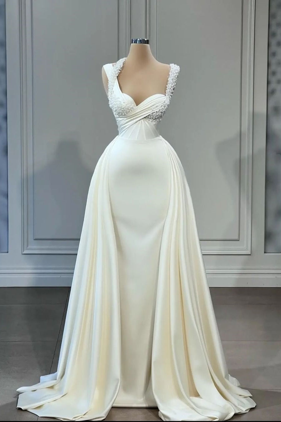 Glorious A-Line Sleeveless Sweetheart Beading Bridal Dress