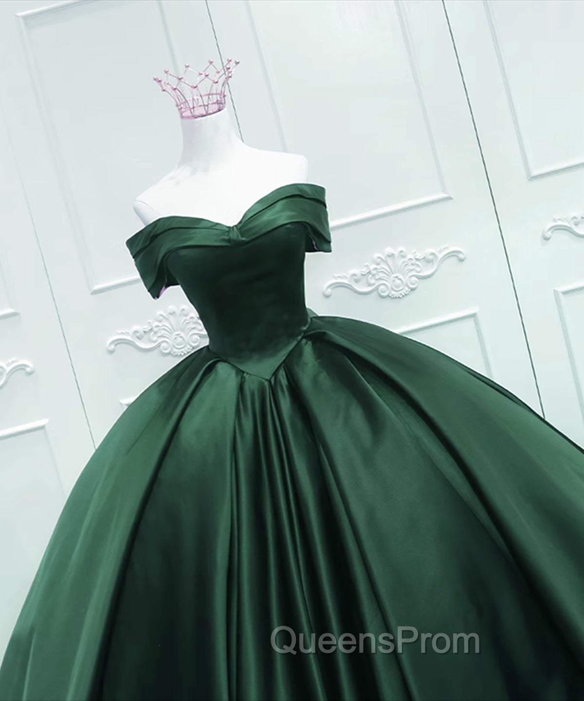 Gorgeous Ball Gown Green Satin Quinceanera Dress, Green Sweetheart Evening Dress Secondary image