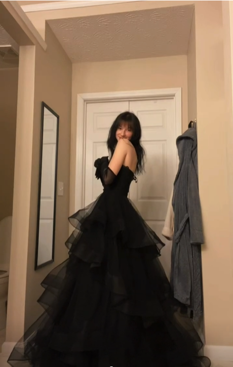 Princess A Line Sweetheart Neck Black Tiered Tulle Long Classy Prom Dress Classy Evening Dress Main image