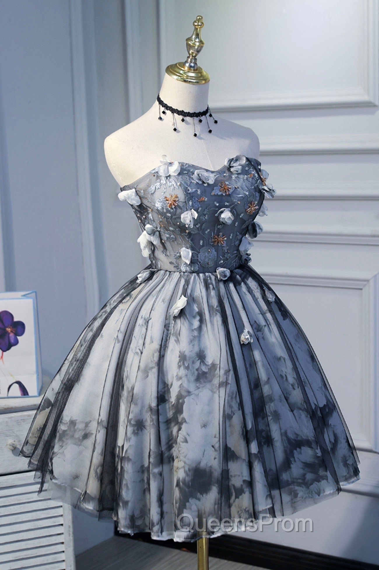 Gray Lace Strapless Short Evening Prom Dress, A-Line Sweetheart Neckline Party Dress Secondary image