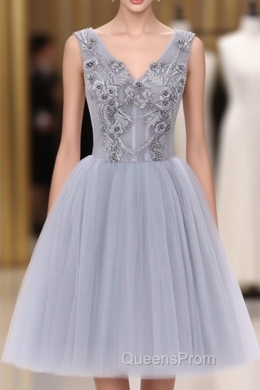 Gray V-neck Knee Length Appliques Homecoming Dress