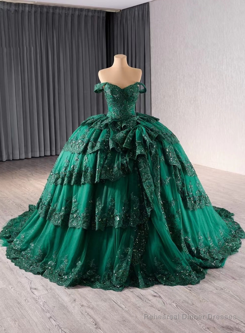 Green Ball Gown Lace Tiers Prom Dress Main image