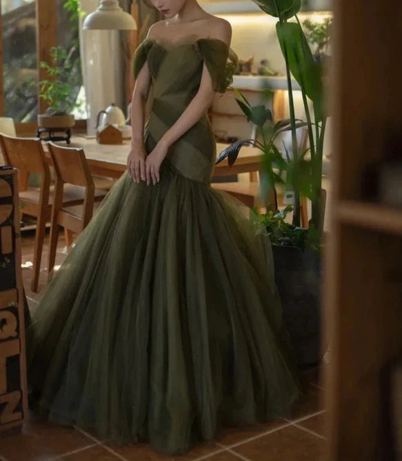 Green Beautiful Elegant Long Tulle Off-Shoulder Ball Gown Classy Evening Dress