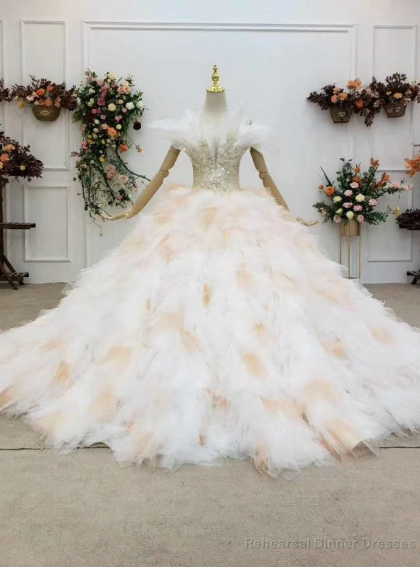 High Quality Champagne Ball Gown Tulle Spagehtti Straps Appliques Beaidng Wedding Dress Main image
