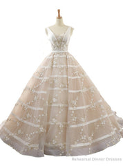 Ivory Ball Gown V-neck Backless Train Appliques Wedding Dress