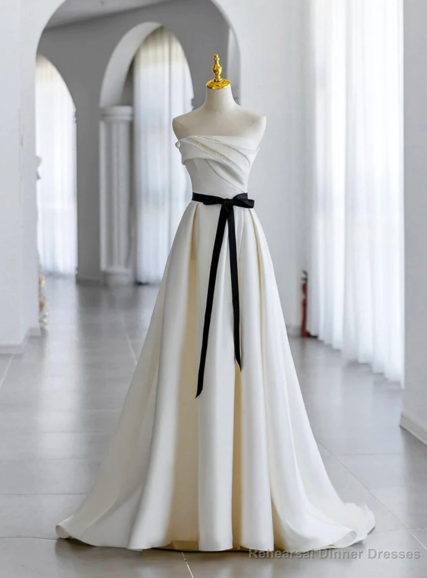 Ivory Saatin Strapless Pleats Wedding Dress Main image