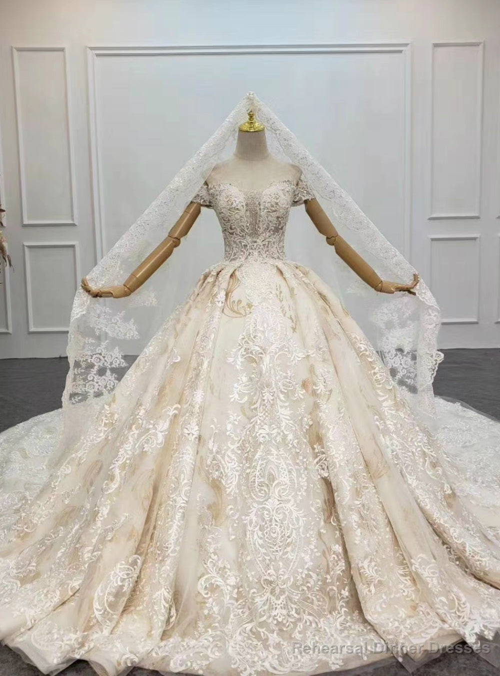 Largest Luxury Champagne Ball Gown Tulle Appliques Beading Off the Shoulder Wedding Dress
