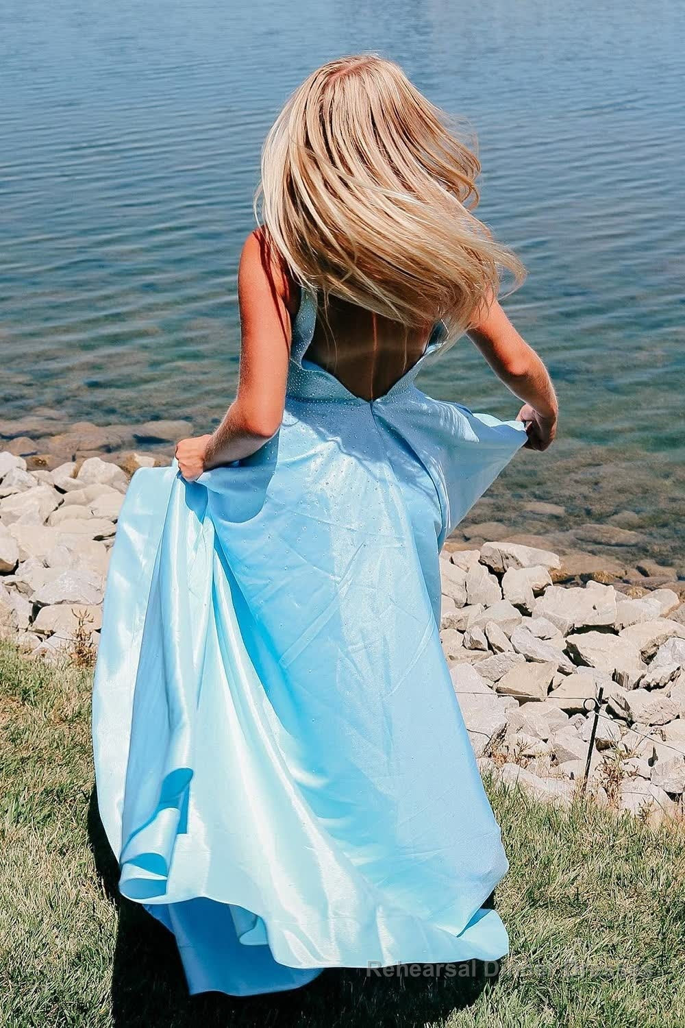 Light Blue V-neck A-Line Prom Dress with Pockets Secondary image