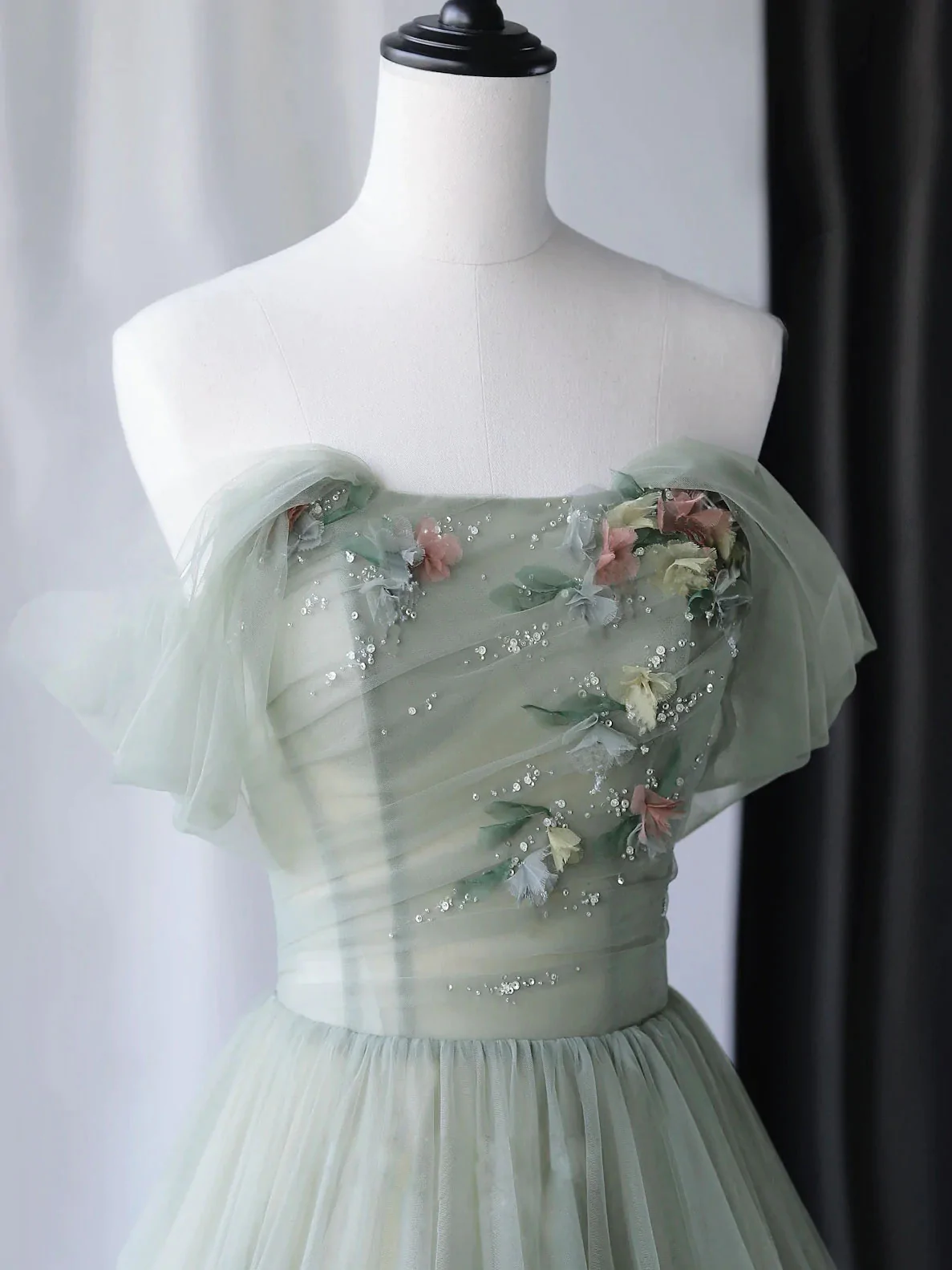 Light Green Sweetheart Beaded And Flowers Party Dress, Tulle Green Classy Dress