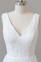Long A-line Open Back V-neck Lace Tulle Wedding Dress
