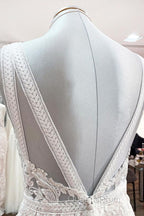 Long A-line Sleeveless Tulle Lace Appliques Open Back Wedding Dress
