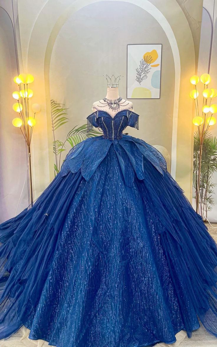 Luxurious And Exquisite Long Ball Gown Main image