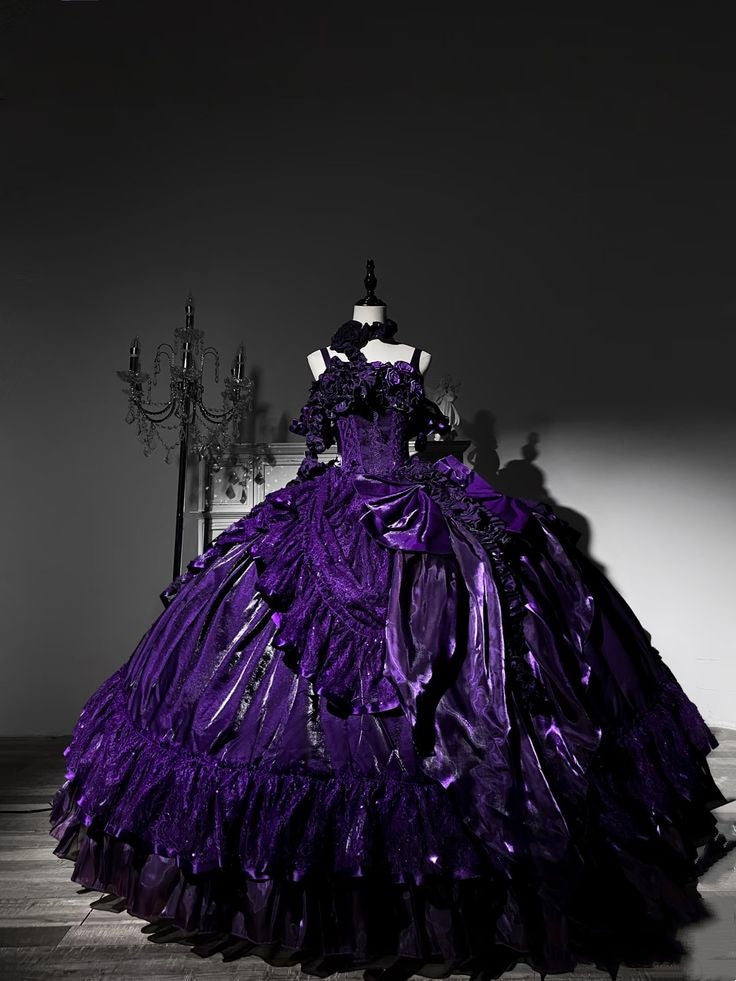 Luxurious And Exquisite Long Ball Gown Main image