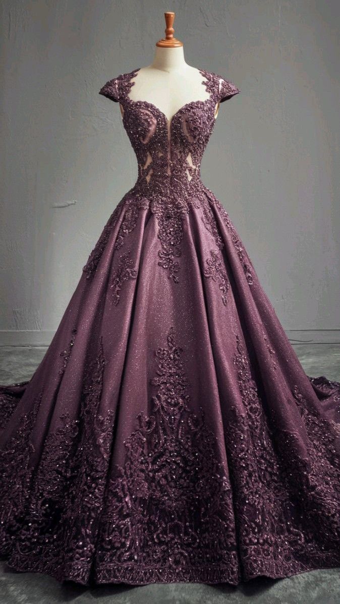 Luxurious And Exquisite Long Ball Gown