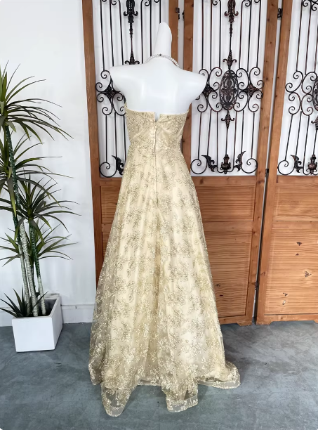 Luxurious Champagne Gold A-Line Strapless Embroidered Lace Tulle Long Classy Prom Dress